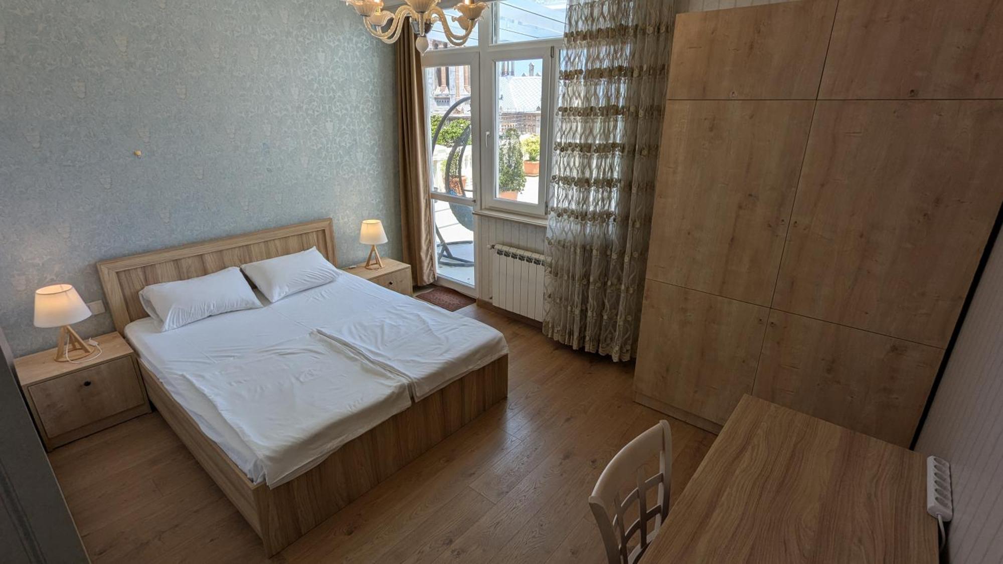 Sunrise Apartment Batoemi Buitenkant foto